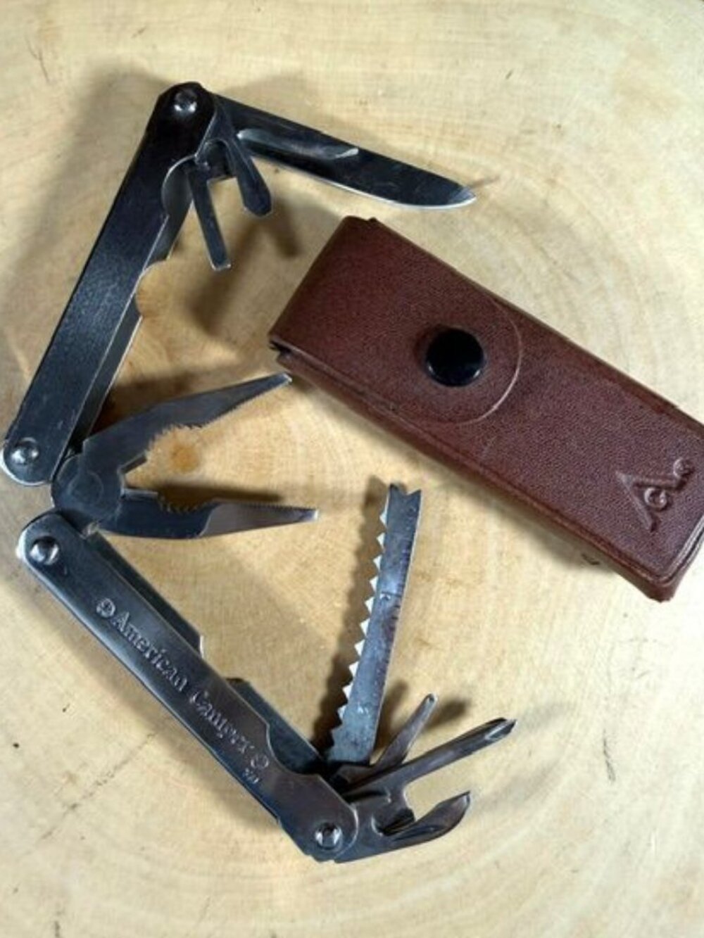 Vintage American Camper Multi-Tool + Brown Leather Back Belt Strap Carrying Case